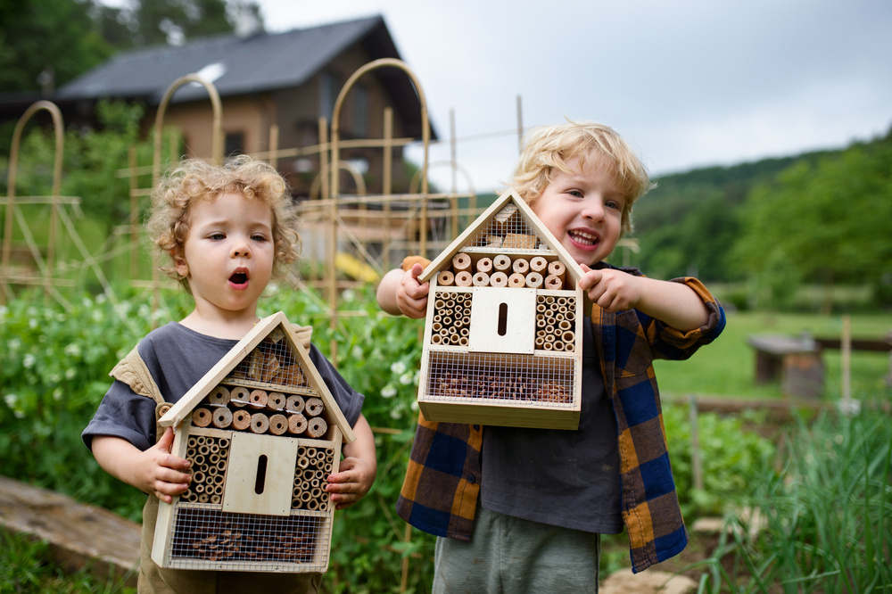 Een insectenhotel in de tuin